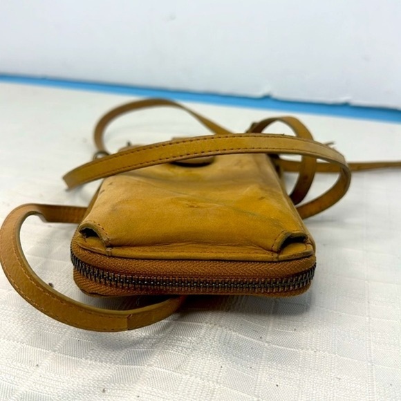 Timberland womens Wallet RFID Leather Crossbody Phone Bag Wheat Nubuck - Picture 5 of 8